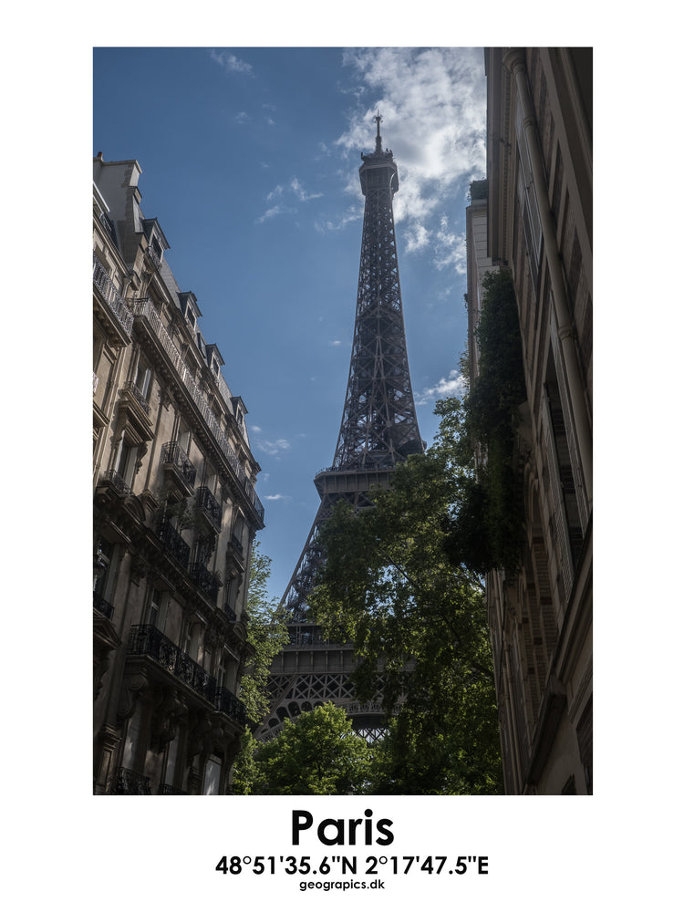 Paris / Eiffel Tower version 2 / English