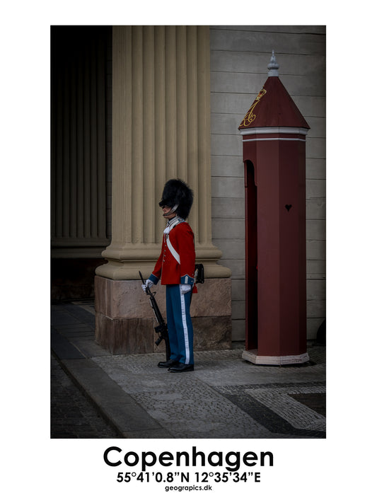 Copenhagen / Amalienborg Red Galla / English